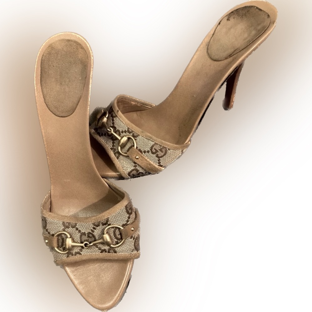 Gucci classic monogram kitten heels 6.5